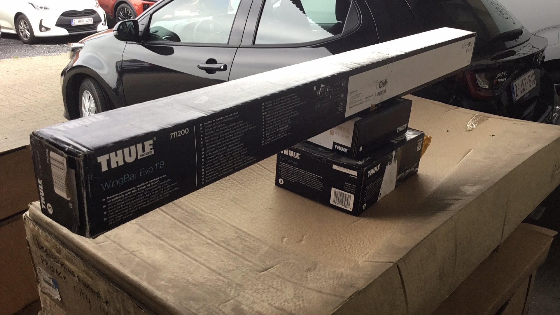 Nieuwe Thule wingbar evo 118 kit corolla cross, Auto diversen, Ophalen, Zo goed als nieuw