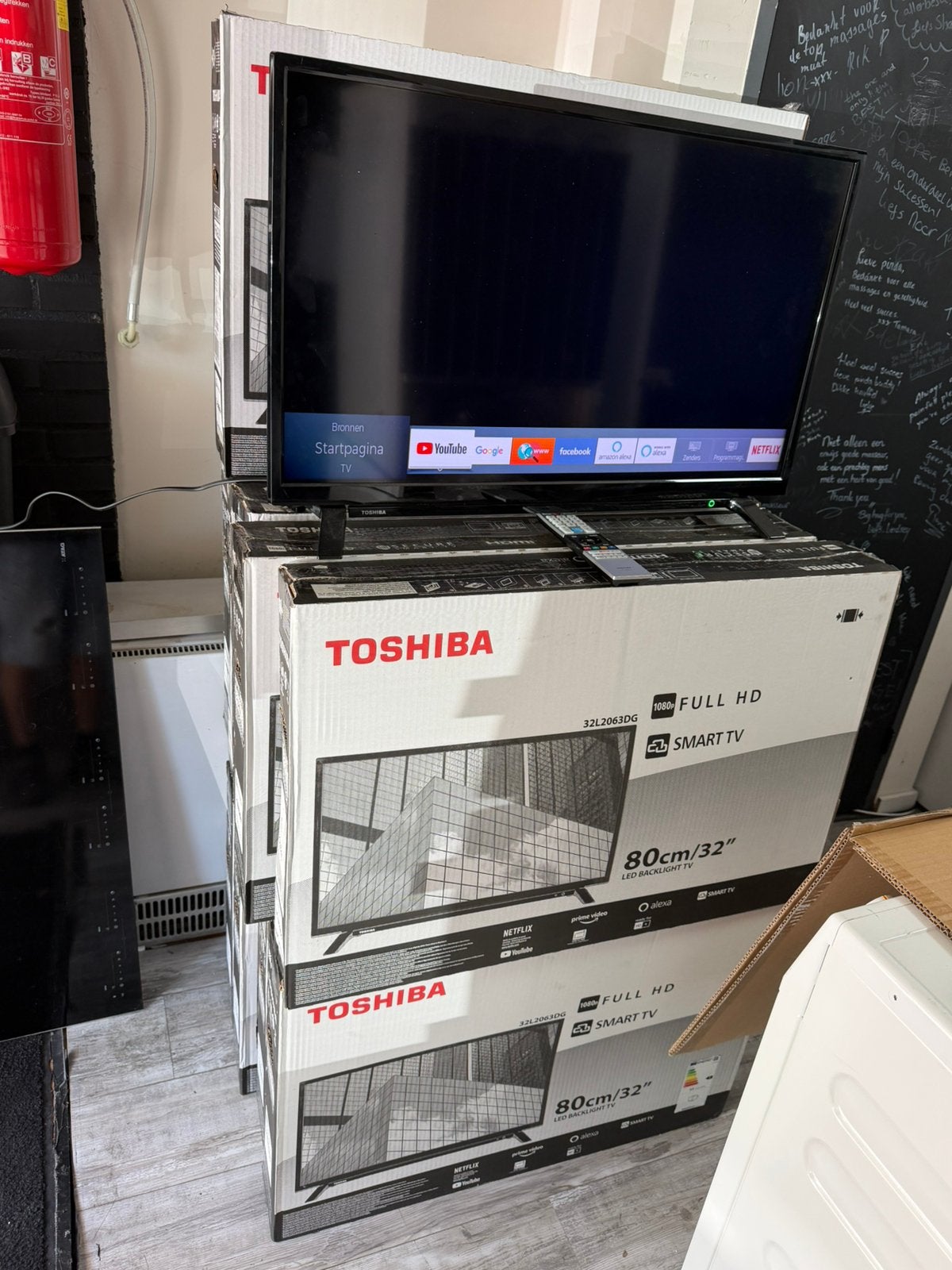 Lot de TV Toshiba Smart 32 pouces neuves, encore emballées !, Neuf, 80 à 100 cm, Smart TV, Full HD (1080p)