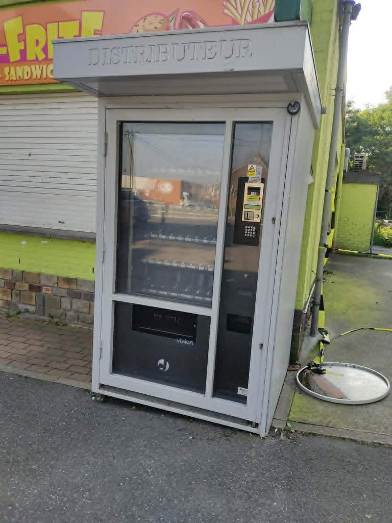 distributeur de boissons, Divers, Divers Autre, Comme neuf, Enlèvement