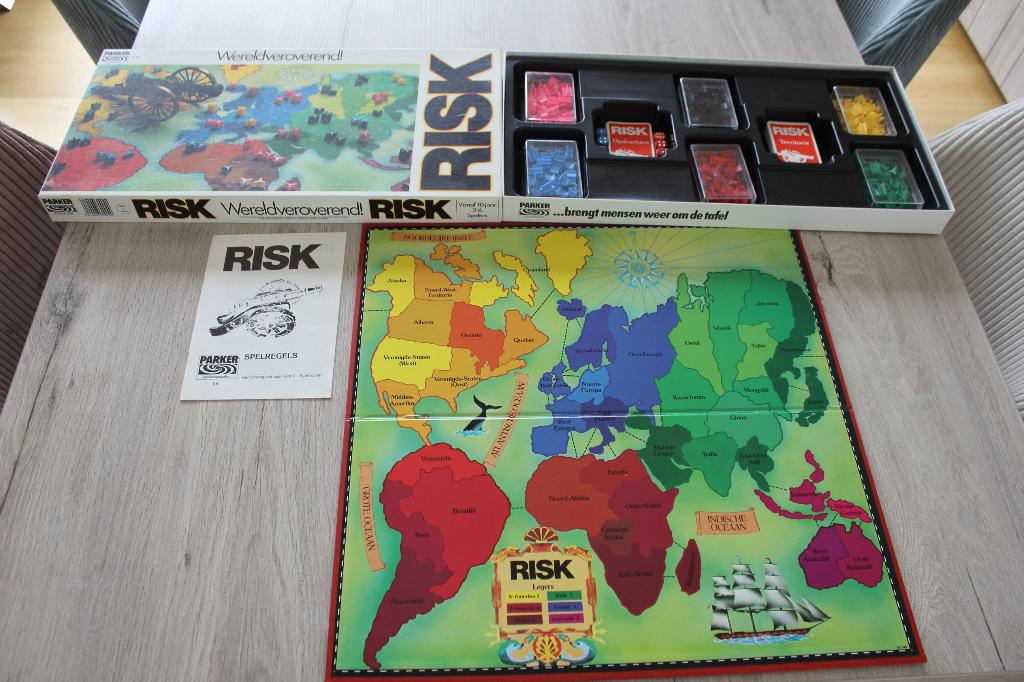 Witte Risk 1982, Vijf spelers of meer, Ophalen of Verzenden, Gebruikt, Parker
