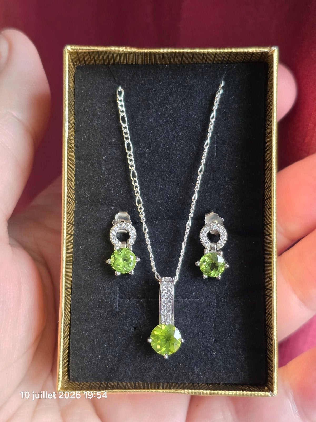 Prachtige sterling zilveren set met natuurlijke peridots, Handtassen en Accessoires, Kettinghangers, Ophalen, Nieuw, Met edelsteen