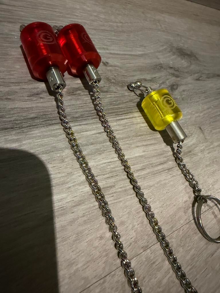 2 x Geert Ooms hangers incl isotopes en sleutelhanger, Watersport en Boten, Hengelsport | Karpervissen, Ophalen of Verzenden, Nieuw