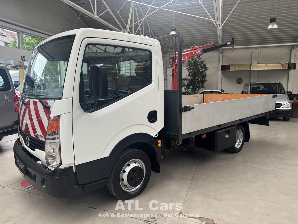 Nissan Cabster 2.5D | Open Laadbak | Kraan | 3500kg Trekverm, Auto's, Nissan, Voorwielaandrijving, Stof, Gebruikt, Overige modellen