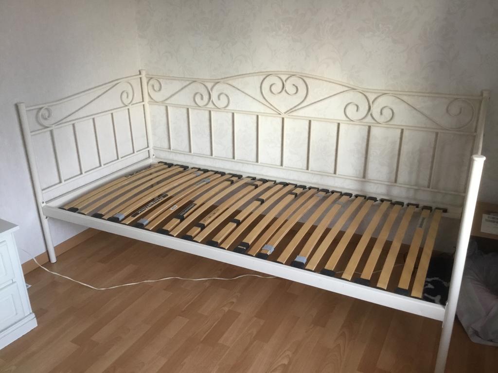 Wit smeedijzeren bedframewit, Huis en Inrichting, Slaapkamer | Bedden, Ophalen, Zo goed als nieuw, Wit