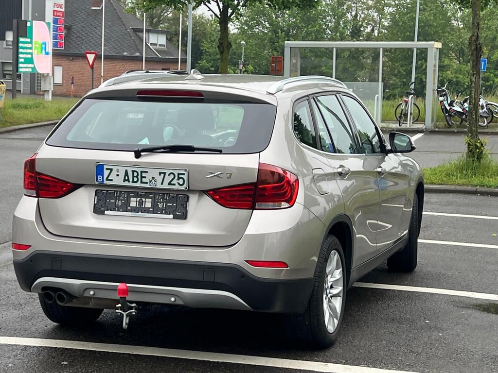 BMW W1 S Drive 2.0 i automaat, Auto's, BMW, Euro 6, Bedrijf, Grijs, SUV of Terreinwagen