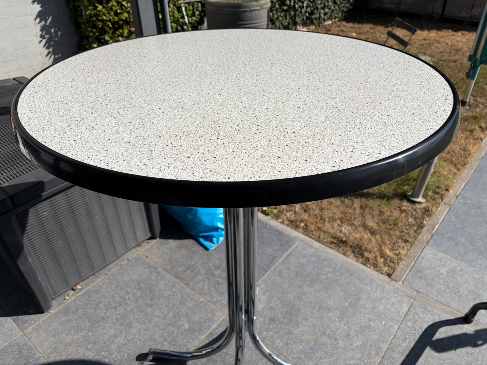 Tables de fête, Enlèvement, Neuf