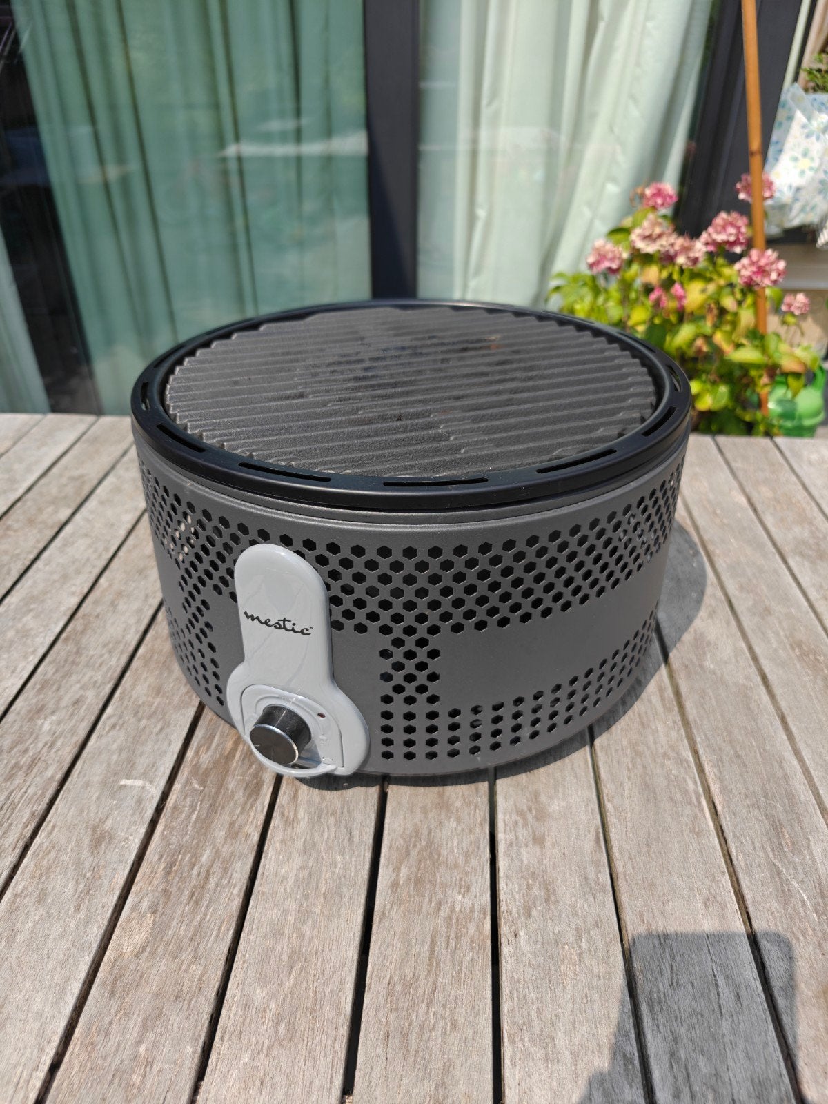 Mestic MB-200 tafelbarbeque, Enlèvement, Comme neuf, Avec accessoires