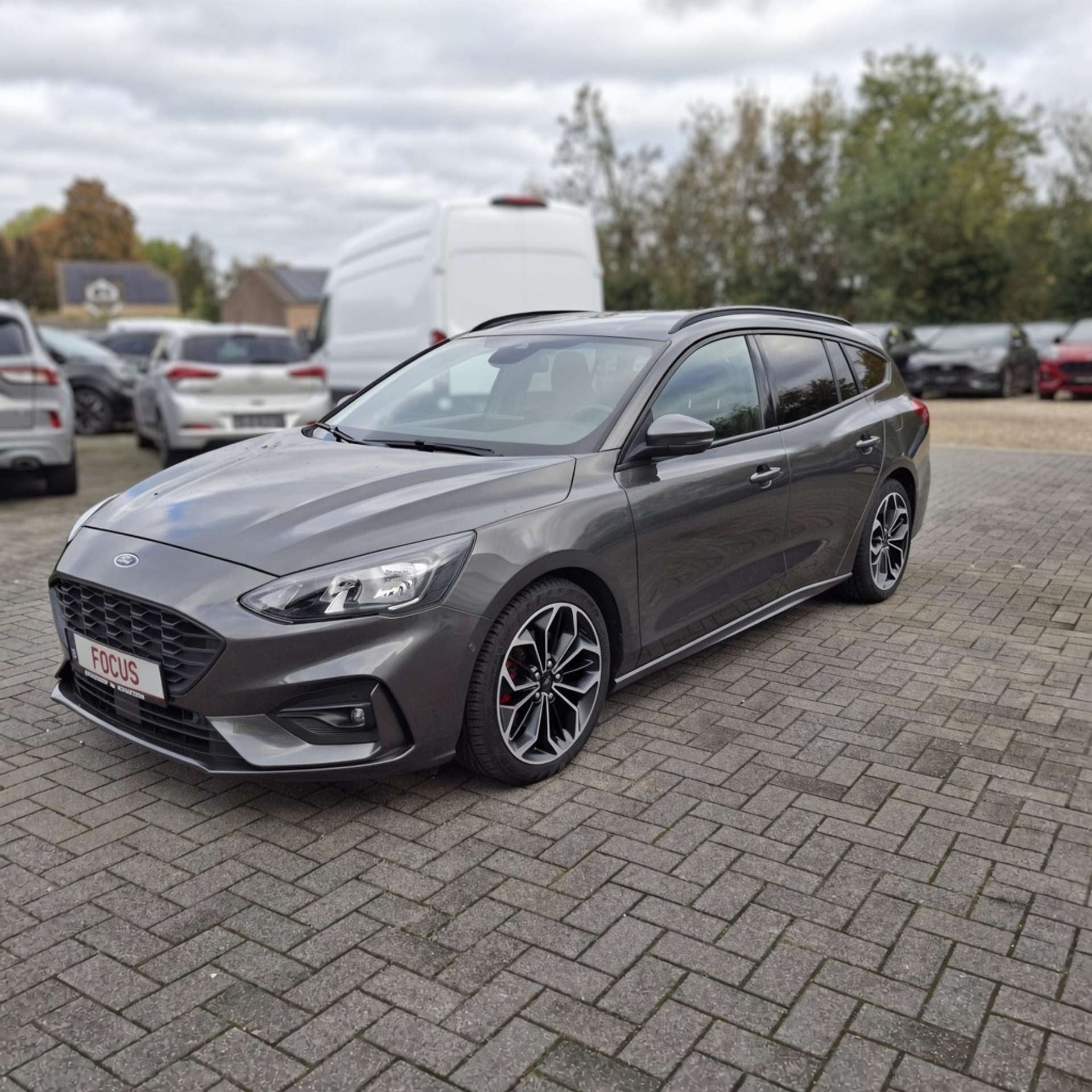 Ford Focus Clipper 1.5i 180PK Magnetic (bj 2019, automaat), Stof, Gebruikt, 181 pk, Parkeerassistent