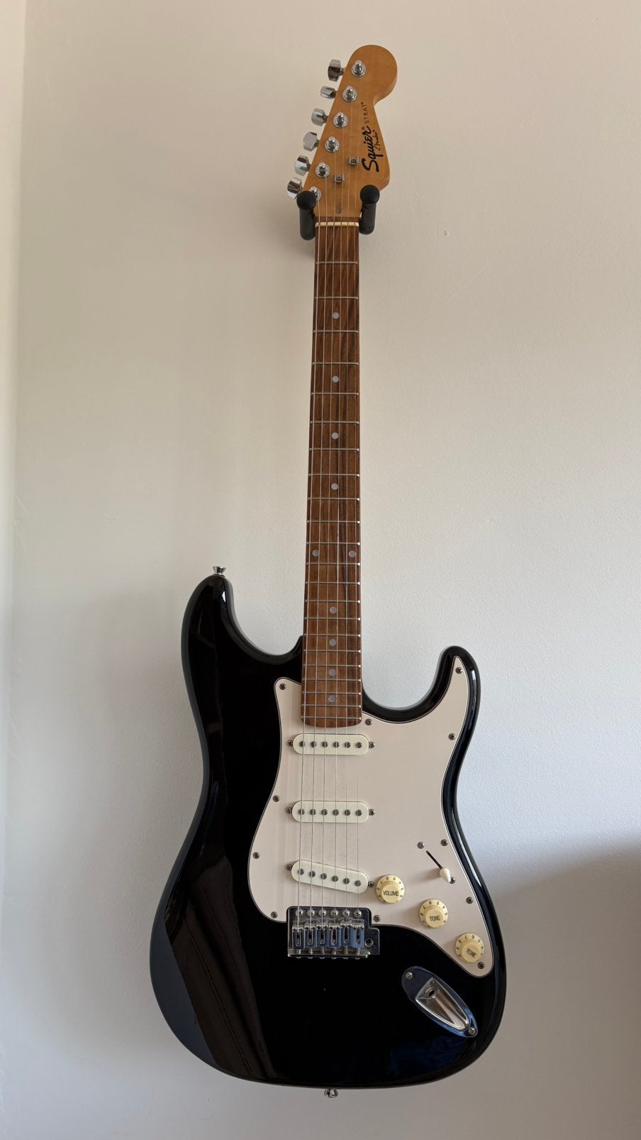 Squier Stratocaster - zwart, Musique & Instruments, Instruments à corde | Guitares | Électriques, Enlèvement, Utilisé, Solid body