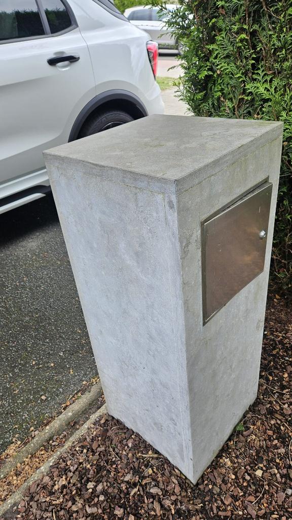 Boîte aux lettres en pierre bleue belge (pierre bleue), Enlèvement, Utilisé, Pierre, Sur pied