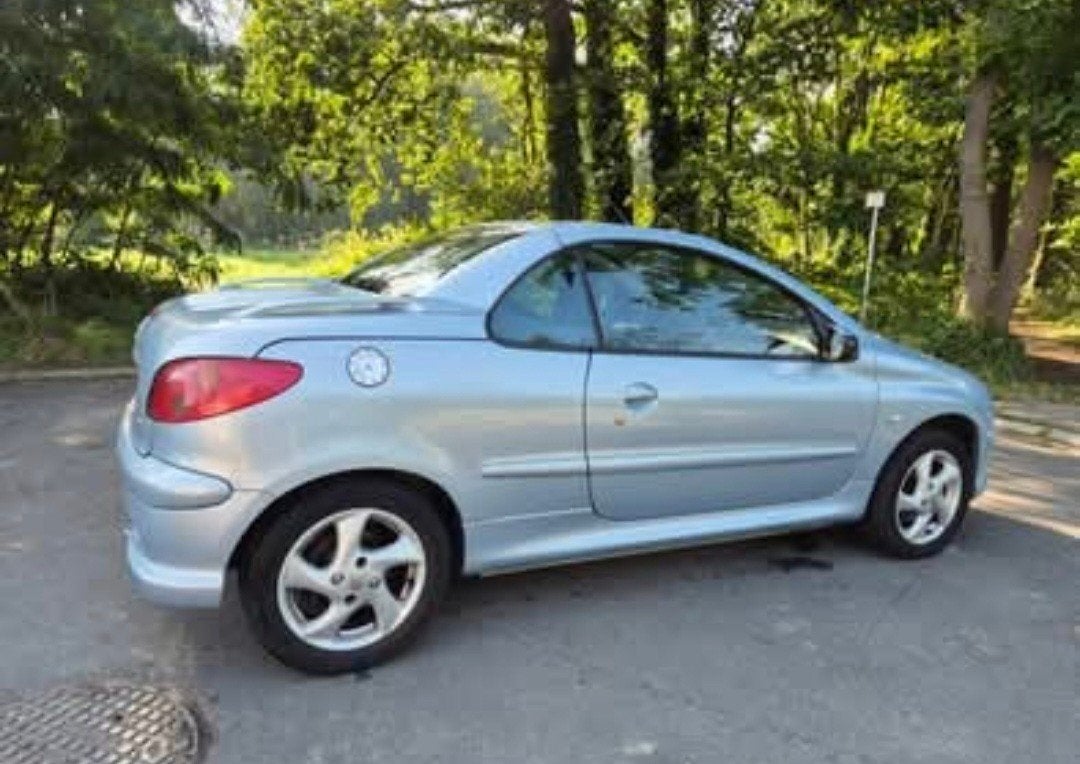 Peugeot 206 cabrio 1.6 16v  1000€ prix fixe
gps airco blueet, Bluetooth, Achat, Particulier, Essence