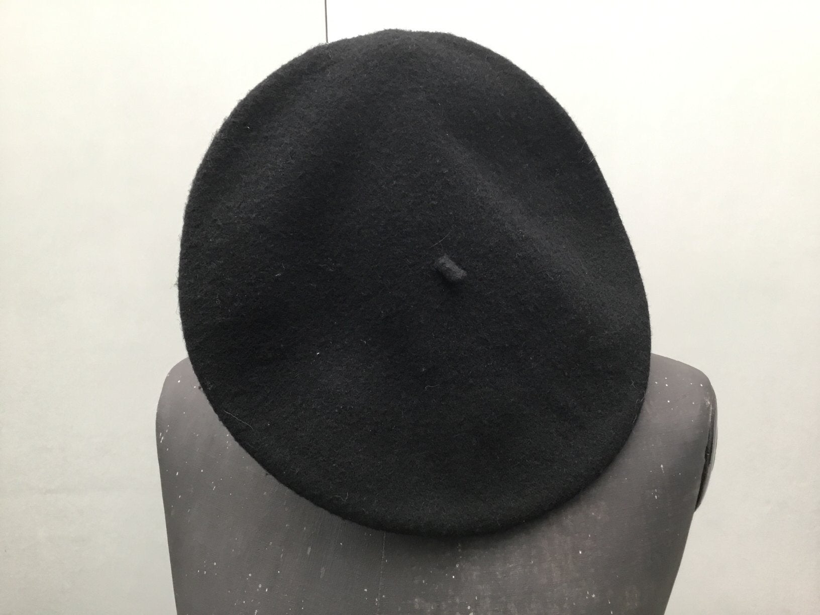 Zwarte baret, Kleding | Dames, Hoeden en Petten, Ophalen of Verzenden, Zo goed als nieuw, Pet