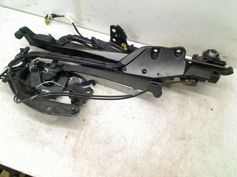 CHARNIERE DE TOIT CABRIOLET Eos (1F7 / F8) (1Q0825349), Utilisé, De Bloemendaal 21 21
5221 EB  'S HERTOGENBOSCH, NL, Info@123Parts.nl