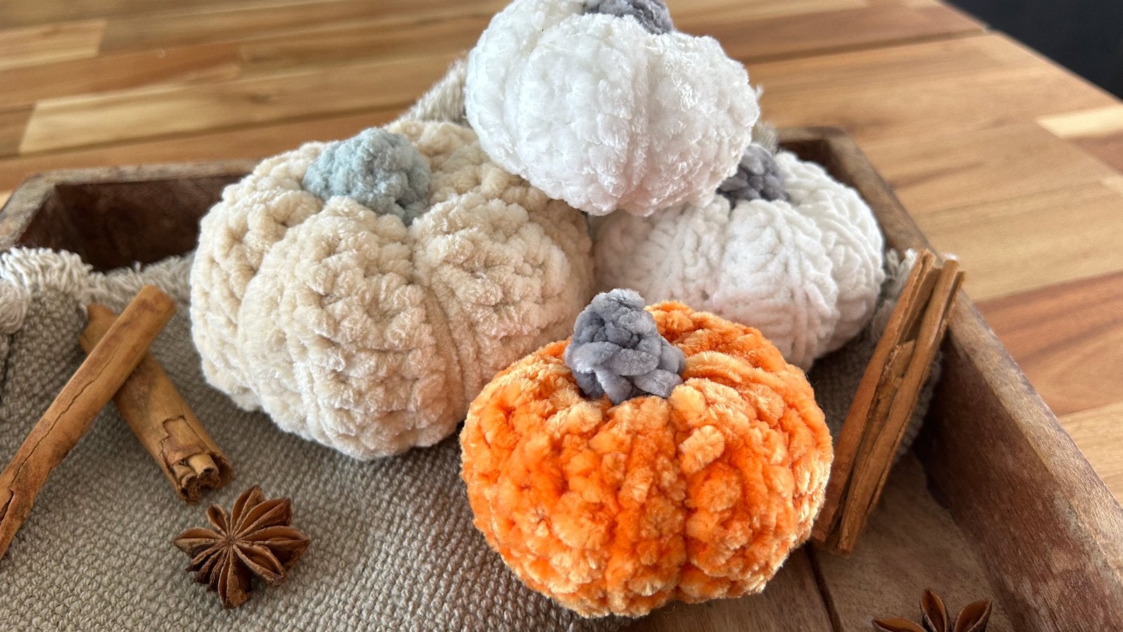 Peluche 4 zelfgemaakte pompenen 4 stuk nieuw, Huis en Inrichting, Ophalen of Verzenden, Nieuw, Wanddecoratie
