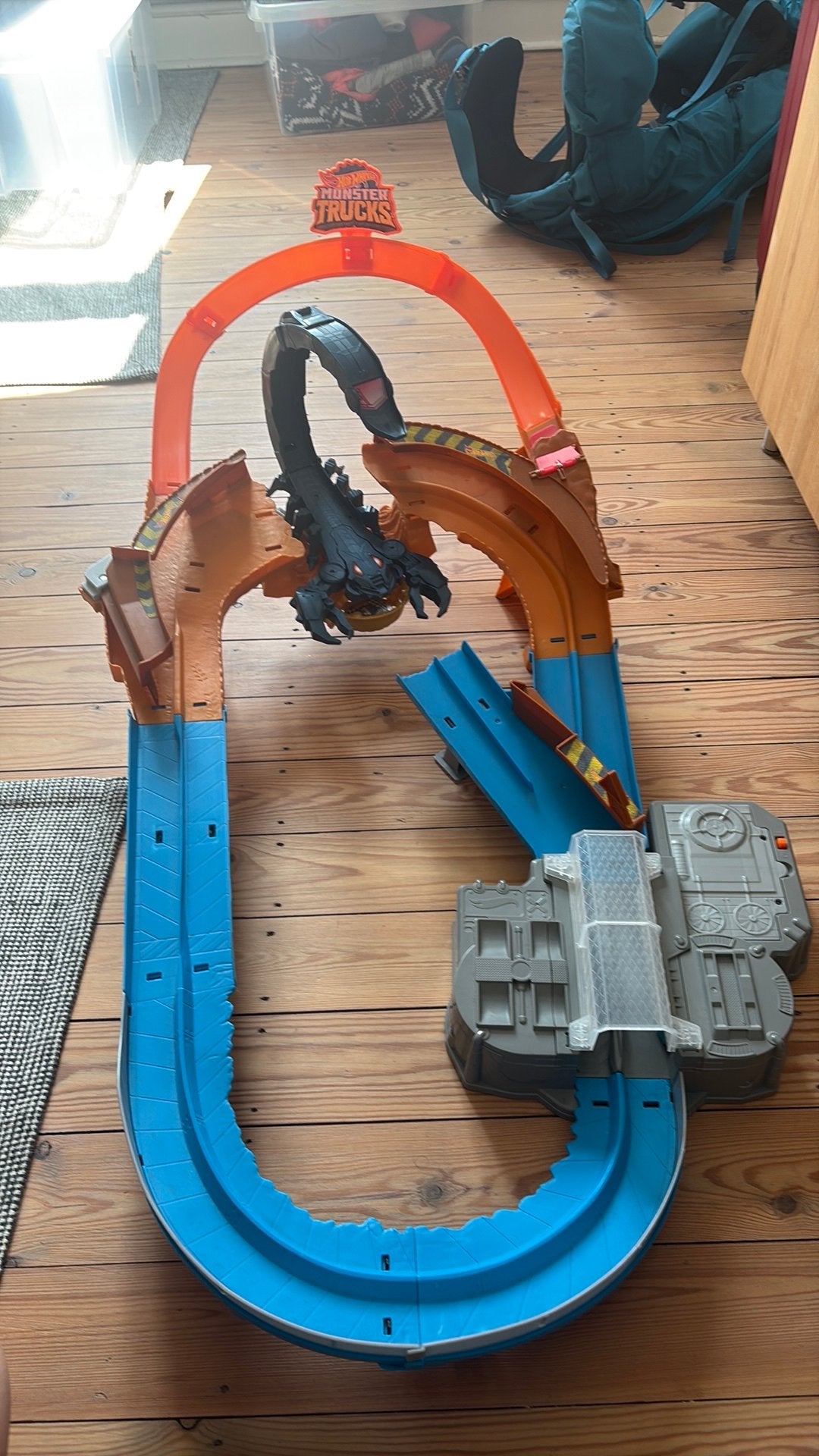Monster truck racebaan, Enfants & Bébés, Jouets | Circuits, Enlèvement, Comme neuf, Circuit, Hot Wheels