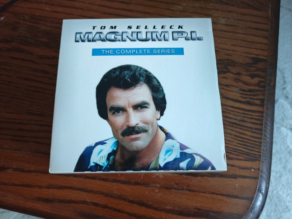 magnum p.i complete serie, CD & DVD, DVD | TV & Séries télévisées, Anglais, Néerlandais, Neuf, dans son emballage, Matériel bonus