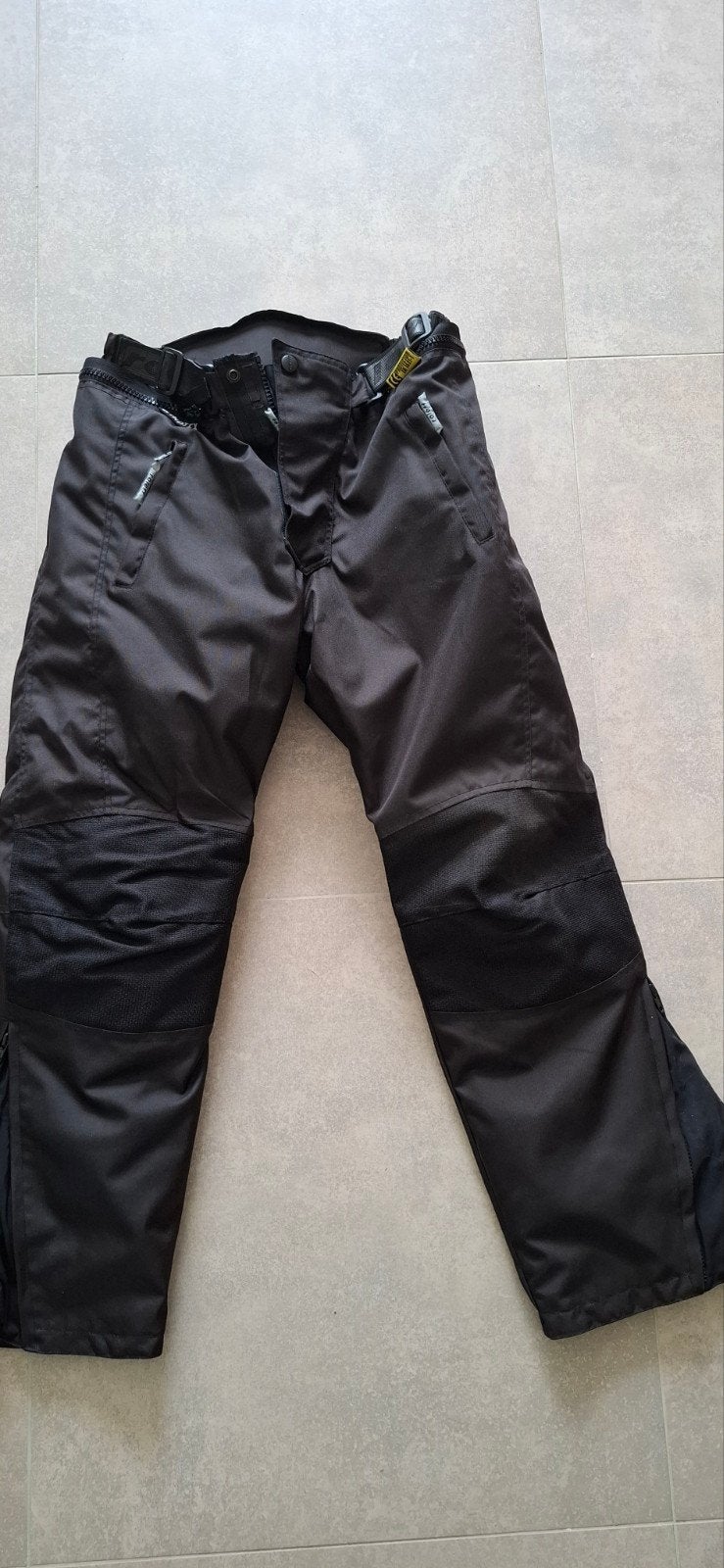 Pantalon moto pour tous temps avec doublure amovible, Motos, Seconde main, Pantalon | textile, Enlèvement, Roleff
