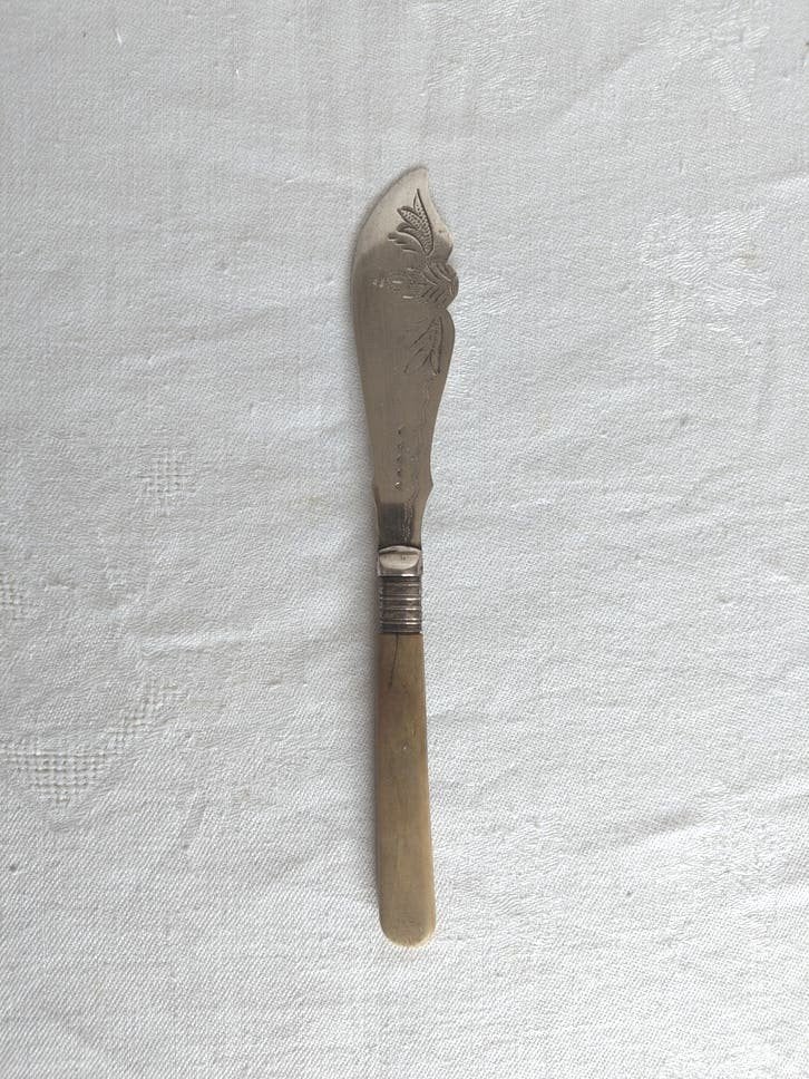 Ancien Couteau à Beurre Vintage – Lame Ciselée EPNS, Enlèvement ou Envoi