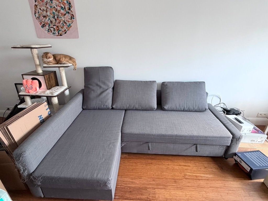 Free IKEA FRIHETEN Corner Sofa Bed with Storage, Maison & Meubles, Canapés | Salons, Utilisé, Banc d'angle, Trois personnes, 200 à 250 cm