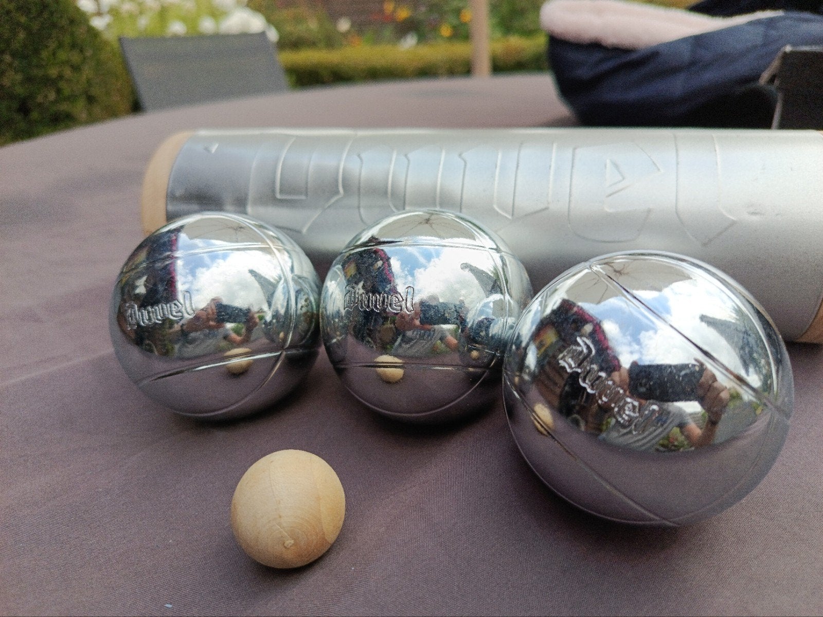Duvel petanque set, Enlèvement, Duvel