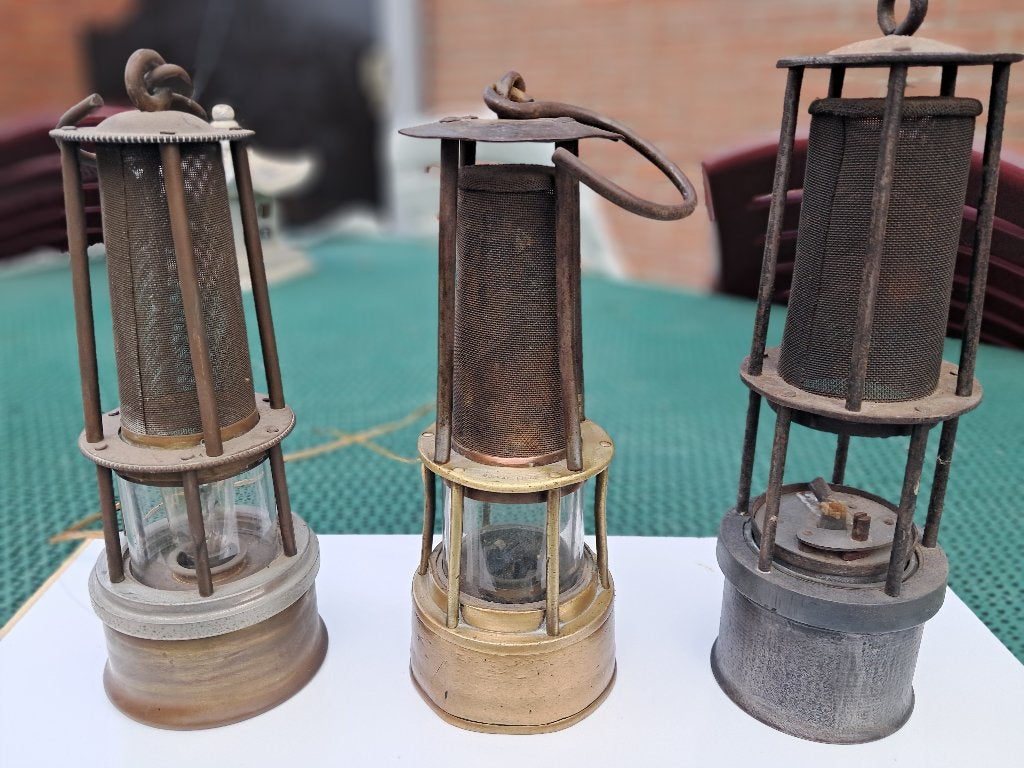 3 Lanternes de mineurs, Enlèvement