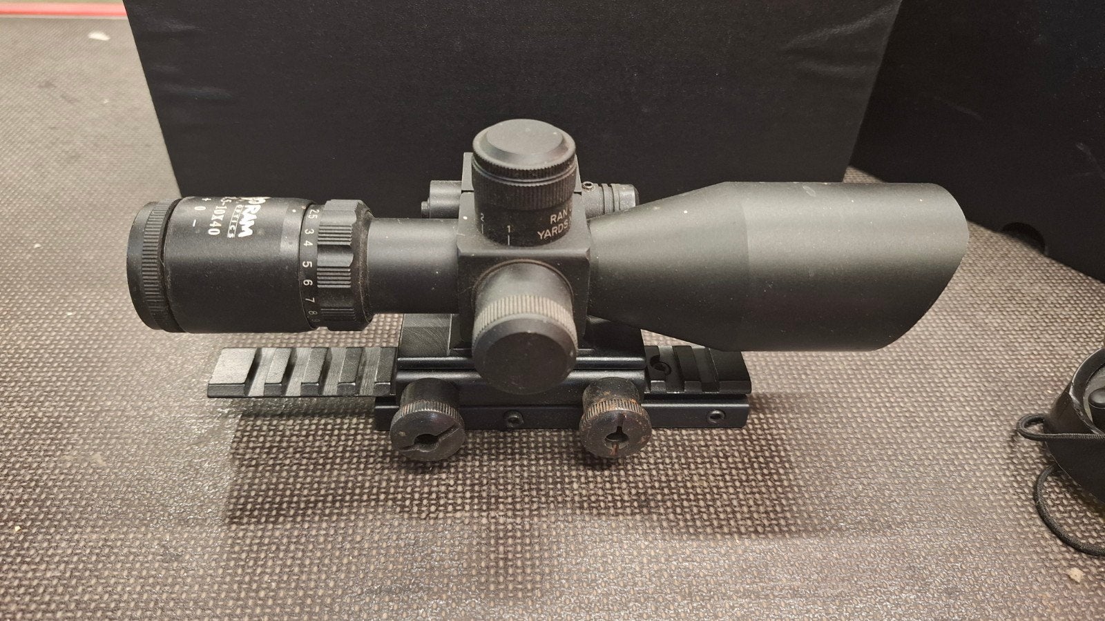RAM rifle scope 2.5-10x40, Ophalen of Verzenden, Zo goed als nieuw