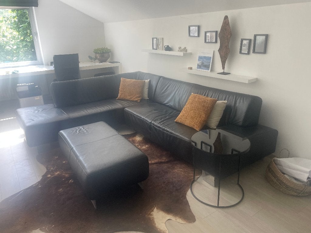 Lederen zwarte zetel, Maison & Meubles, Canapés | Salons, Banc d'angle, Quatre personnes ou plus, Enlèvement, Utilisé