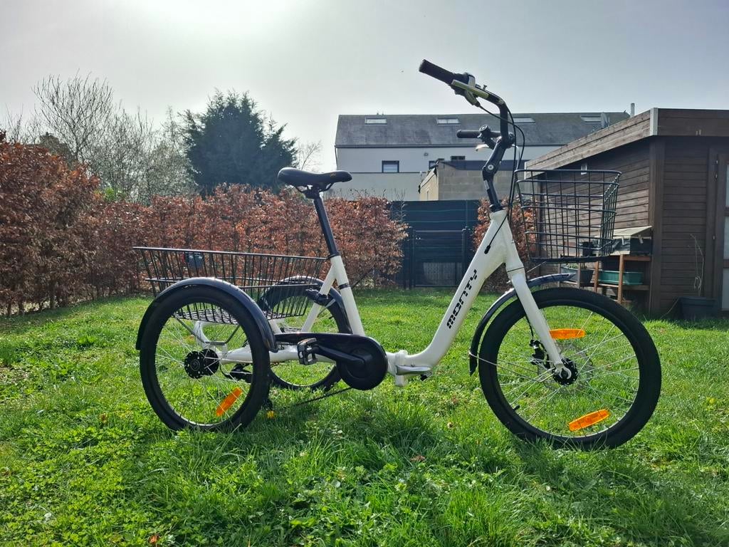 Tricycle Monty JOG 20 – Blanc – Très bon état – Peu utilisé, Enlèvement