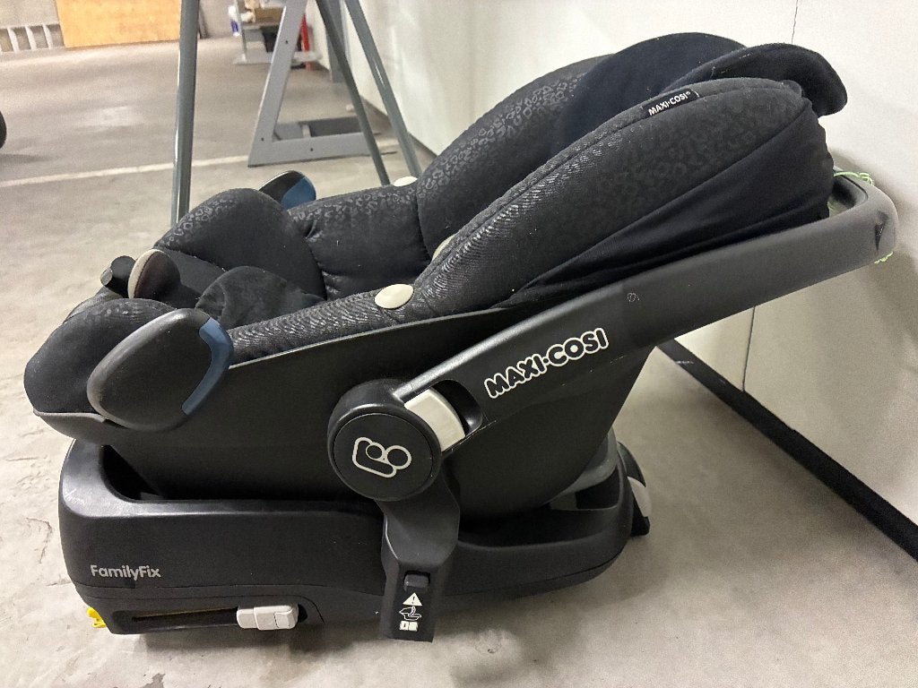 Maxicosi met Isofix en extra hoes, Kinderen en Baby's, Autostoeltjes, Ophalen, Gebruikt, Afneembare rugleuning, Isofix