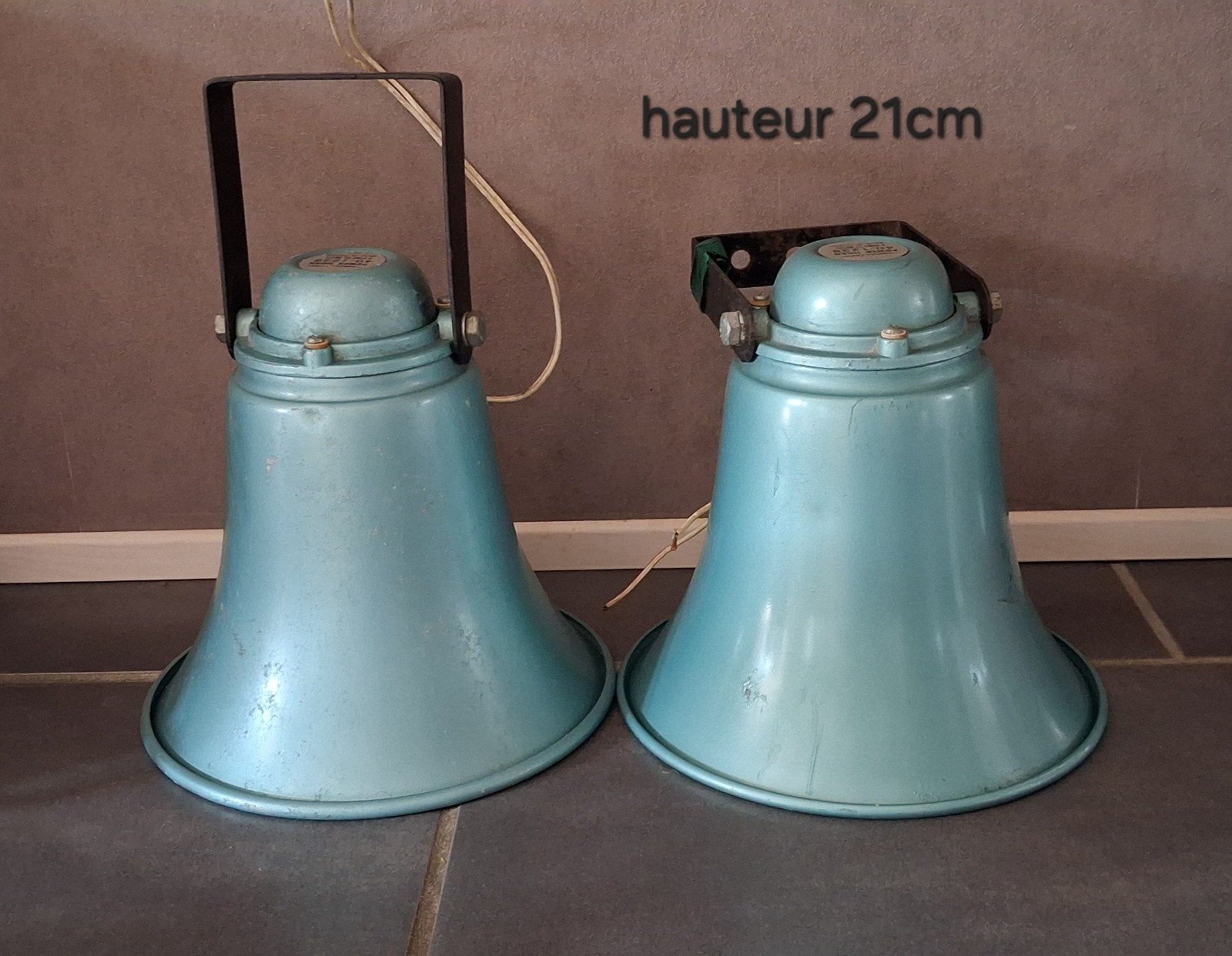 ancienne enceintes
marque realistic
15 watts 
fonctionne, Brocante, Enlèvement ou Envoi, Vert, Utilisé