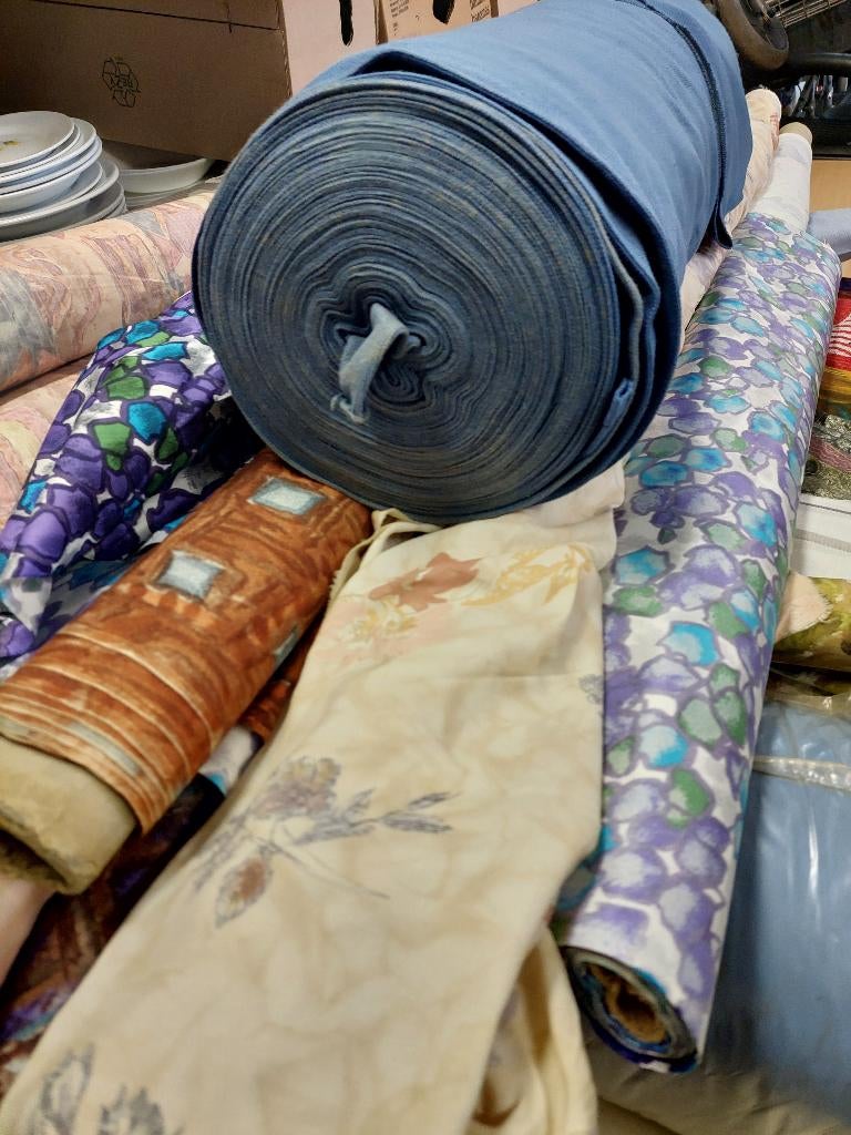 verschillende rollen stof, Maison & Meubles, Ameublement | Rideaux & Stores à lamelles, Neuf, 150 à 200 cm, Enlèvement, Crème