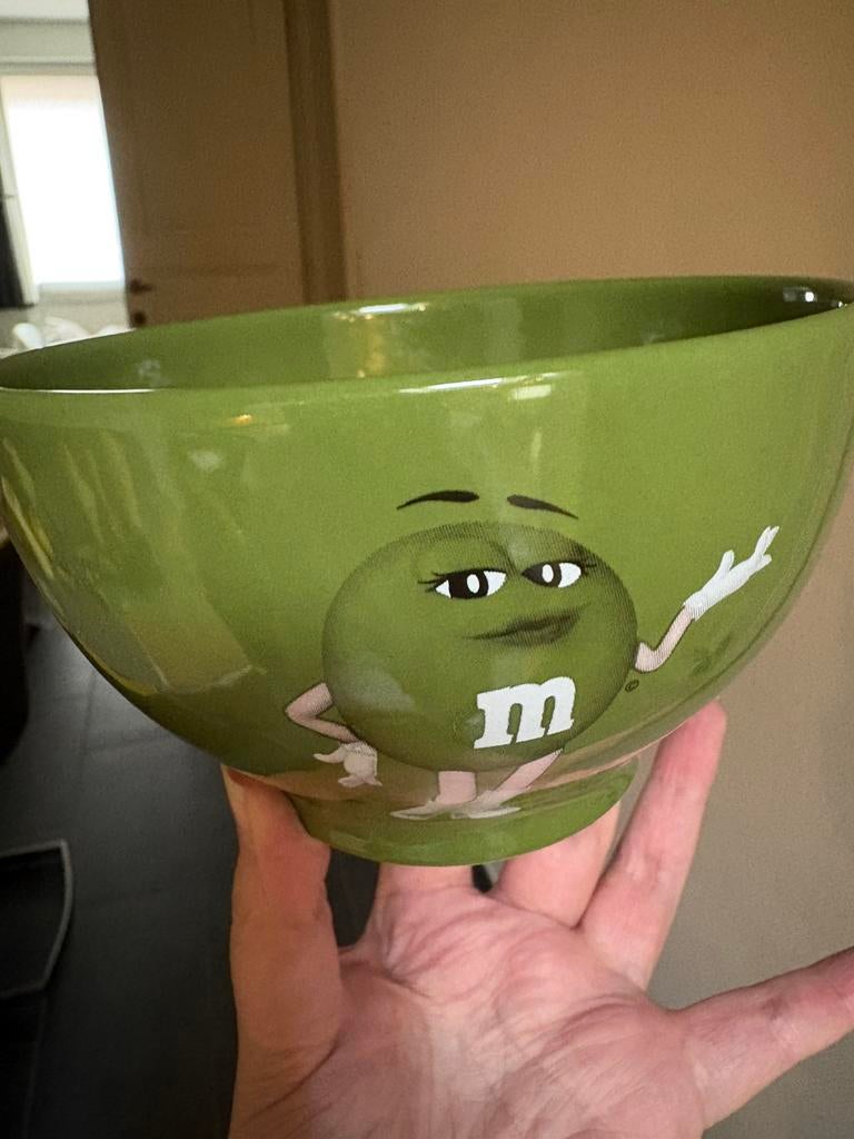 Bol à petit-déjeuner vert de la marque M&M's., Enlèvement ou Envoi, Neuf, Autres styles, Récipient(s)