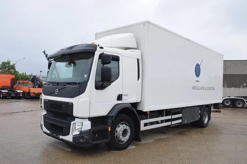 Volvo FE 250 (bj 2015), Auto's, Automaat, Achterwielaandrijving, Euro 6, Wit