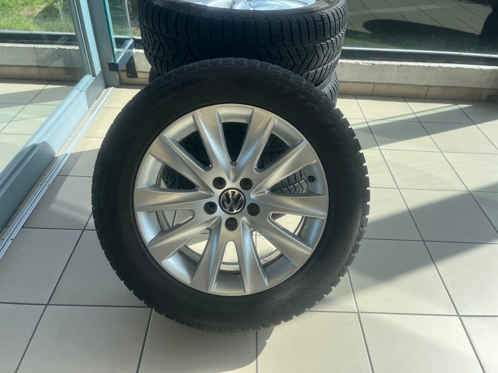 235/55/17. 99H  Firelli   Winter banden, Auto-onderdelen, Ophalen of Verzenden, Band(en)
