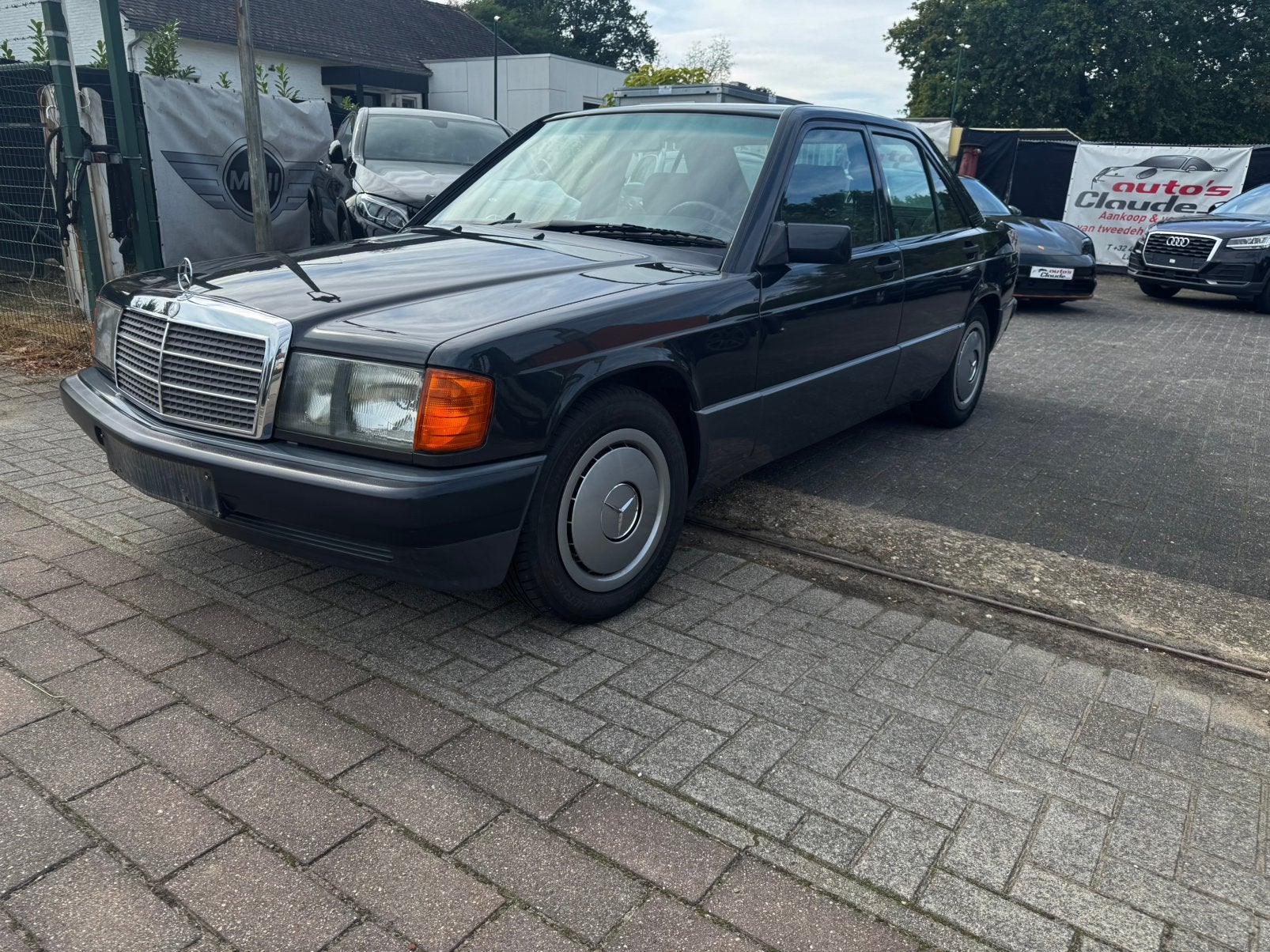 Mercedes 190 E, Auto's, 4 deurs, 4 cilinders, Zwart, Bedrijf