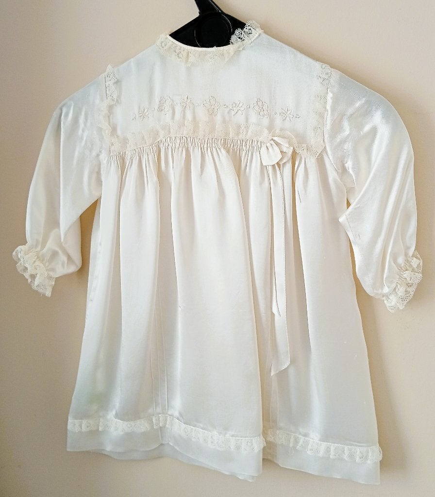 * Vintage doopjurkset uit 1960 met toebehoren., Ophalen