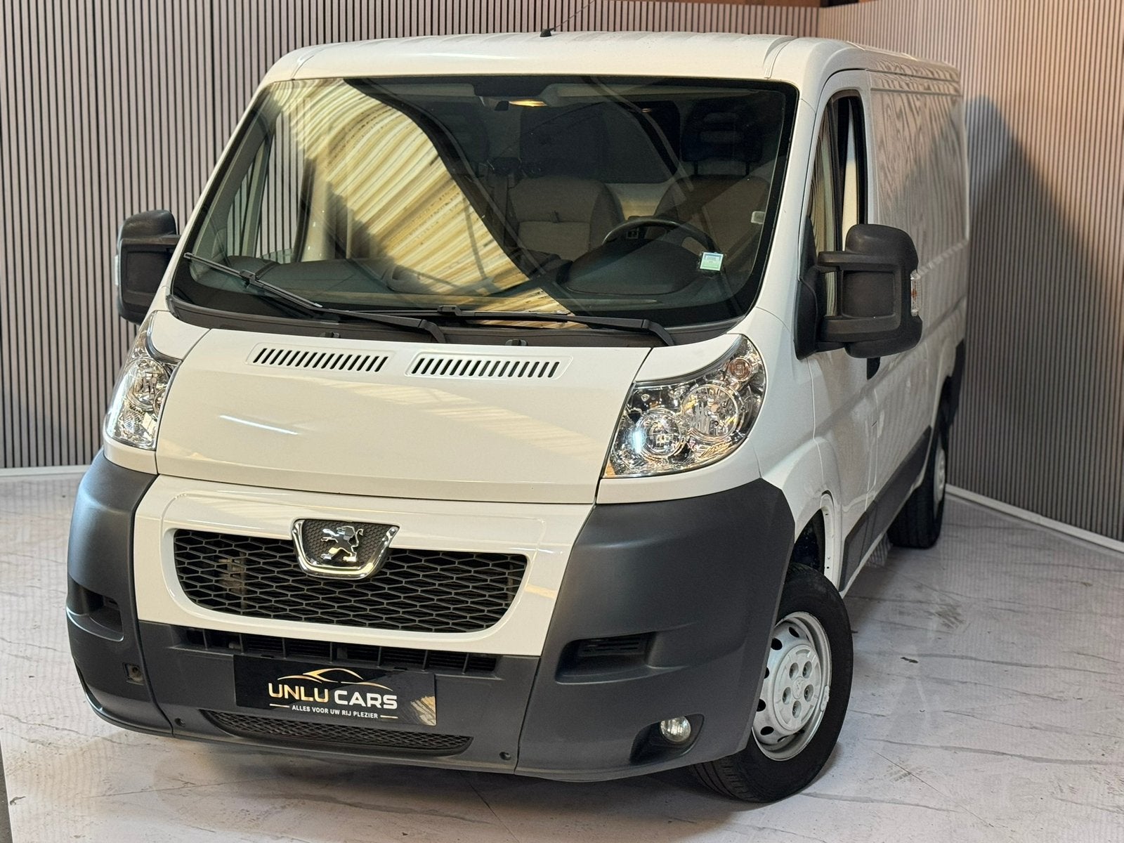PEUGEOT BOXER 2.2 DIESEL 118.000km, Euro 5, Stof, 4 cilinders, https://public.car-pass.be/vhr/28420905-e968-45f6-8764-2db805712b61