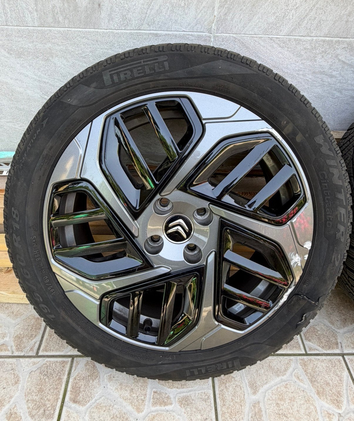 Te koop 18' zwarte velg, Auto-onderdelen, Banden en Velgen, Ophalen, 18 inch, Banden en Velgen, Winterbanden