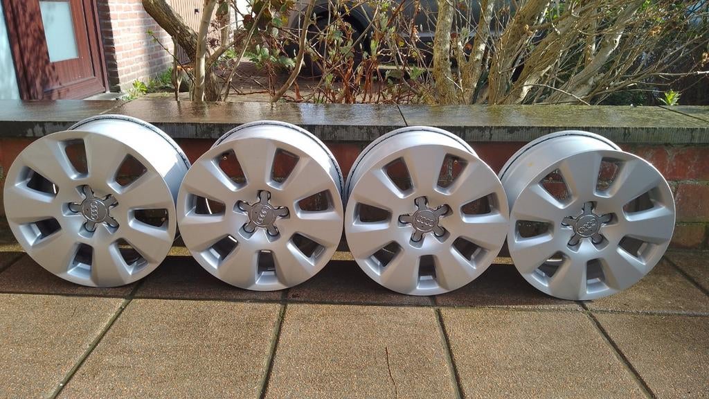 4 Jantes alu Audi A6 17 " 44x22, Autos : Pièces & Accessoires, Pneus & Jantes, Enlèvement, Jante(s)