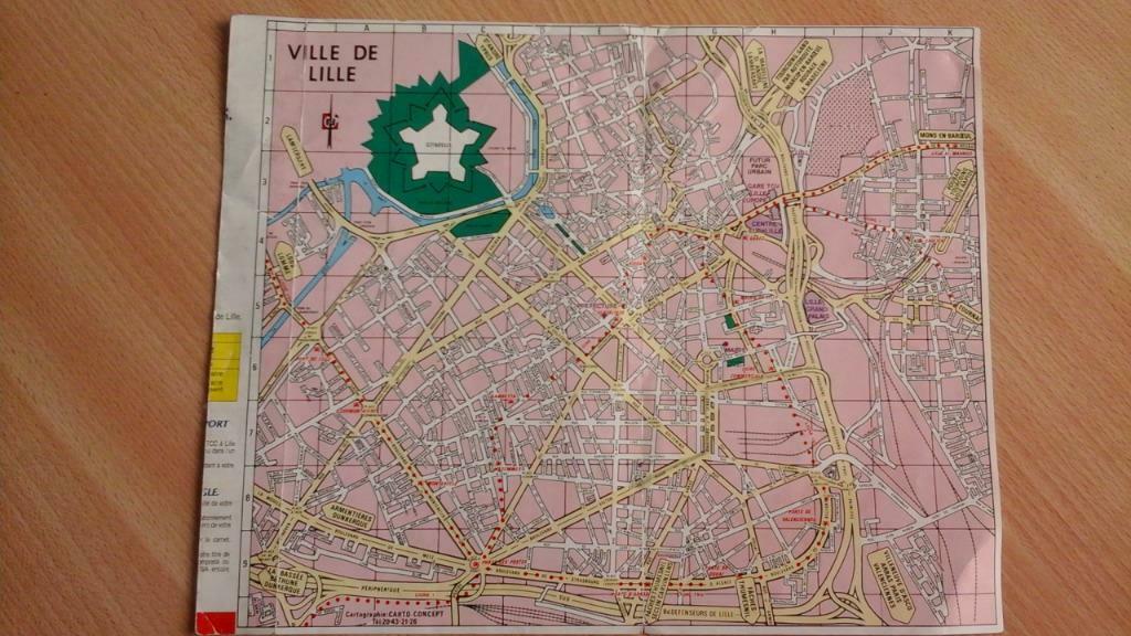 plan ville de Lille  H:  21x26 cm  '94, Livres, Enlèvement ou Envoi, Comme neuf, Guide de balades à vélo ou à pied, Europe