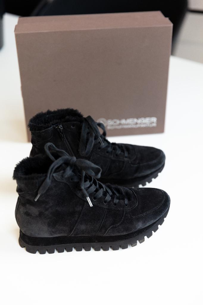 Kennel & Schmenger winter sneaker halfhoog dames zwart, Kleding | Dames, Schoenen, Zo goed als nieuw, Sneakers, Zwart, Ophalen of Verzenden