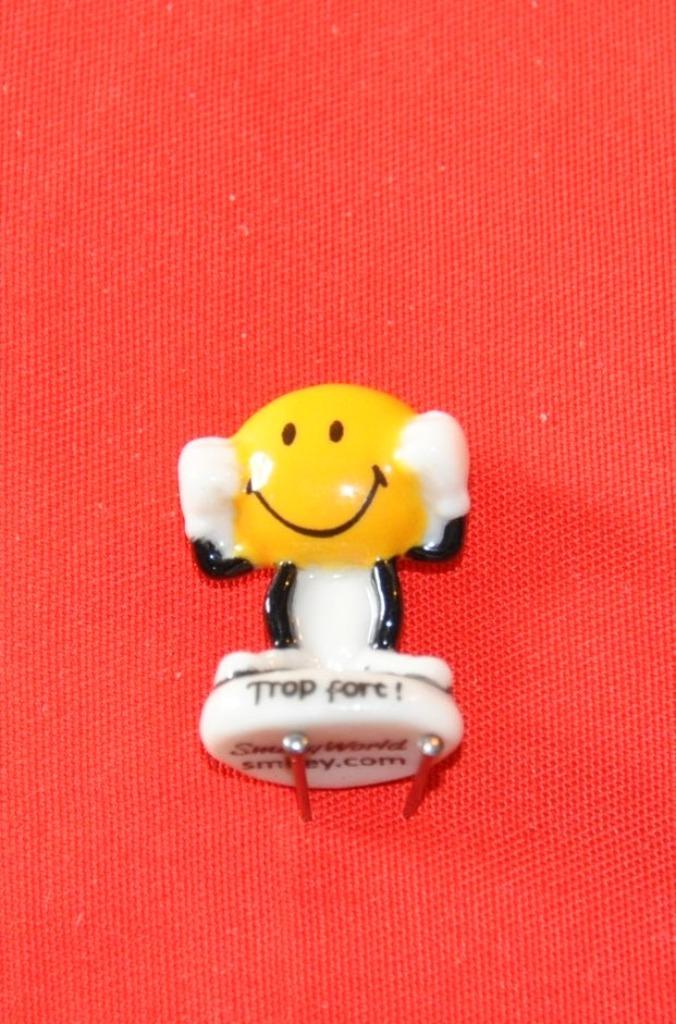 feve en porcelaine smiley trop fort, Collections, Enlèvement ou Envoi, Comme neuf, Autres types