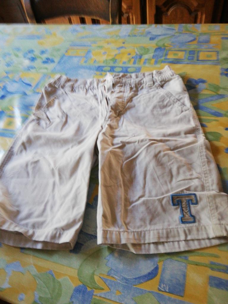 Bermuda garçon Tintin. Écru. Taille 10 ans. Neuf. Pas porté., Enlèvement ou Envoi, Comme neuf, Garçon