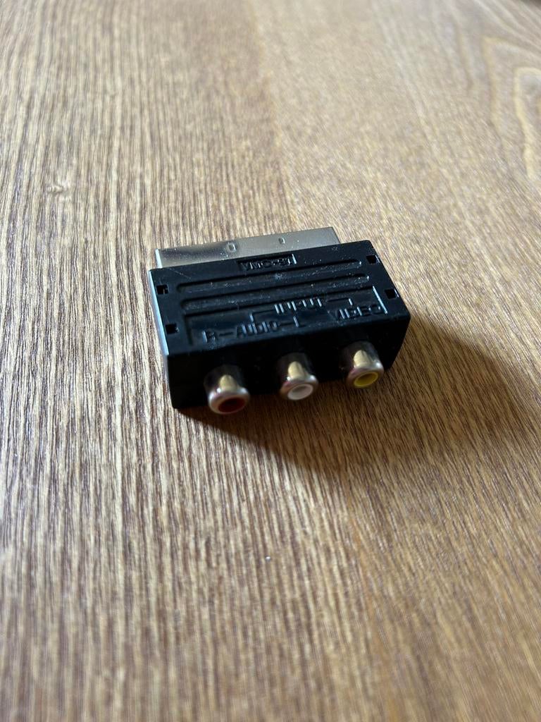Scart AV adapter, Audio, Tv en Foto, Audiokabels en Televisiekabels, Ophalen of Verzenden, Zo goed als nieuw, Scartkabel