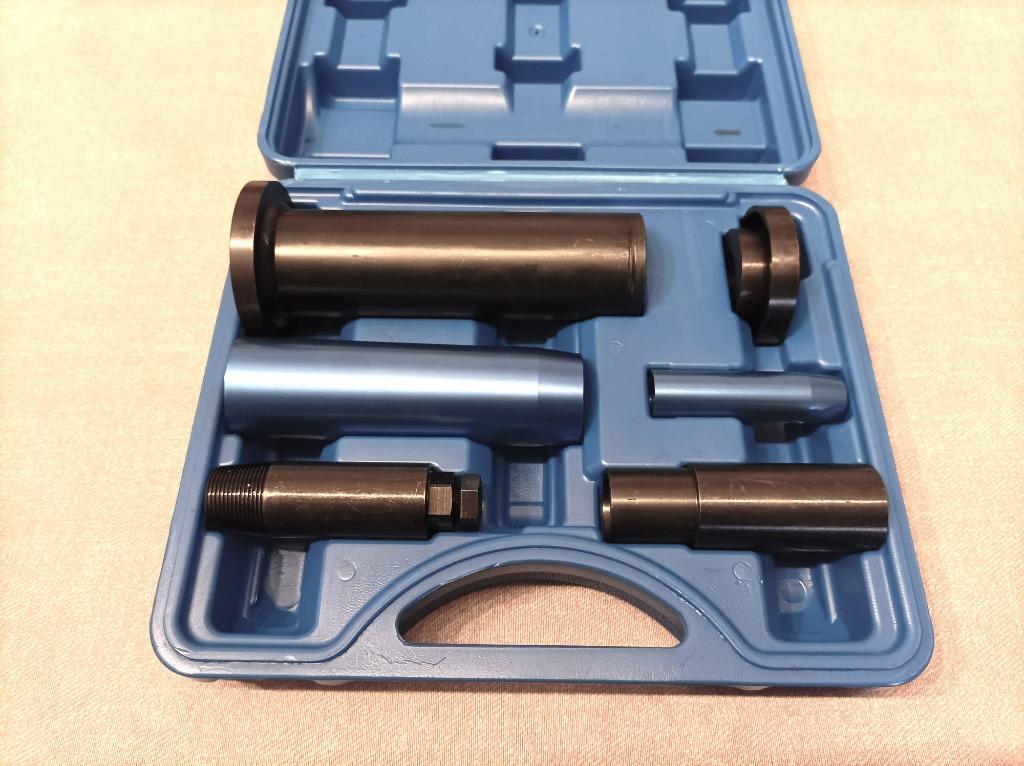 Outil de joint radial à double embrayage Ford, Envoi