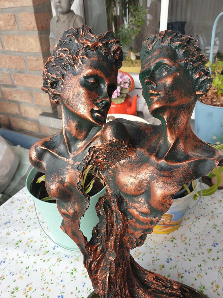Zwaar beeld van 2 hoofden, Antiek en Kunst, Ophalen of Verzenden