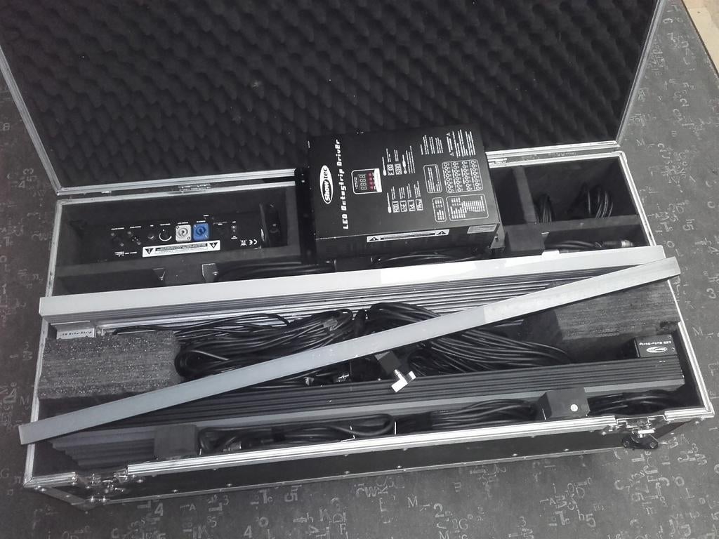 Coffrets Showtec Octostrip MK1 2, Enlèvement, Comme neuf