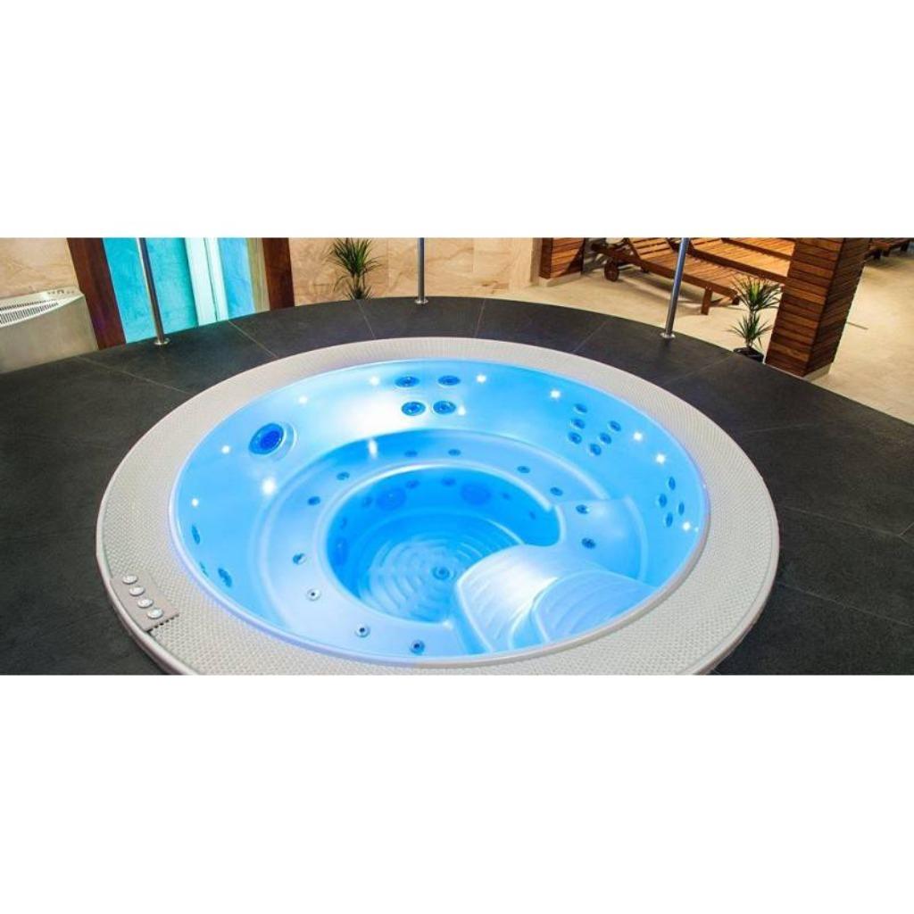 Neuf modelé d'expo/ jacuzzi professionelle encastrable, Sports & Fitness, Produits de massage, Neuf, Enlèvement ou Envoi
