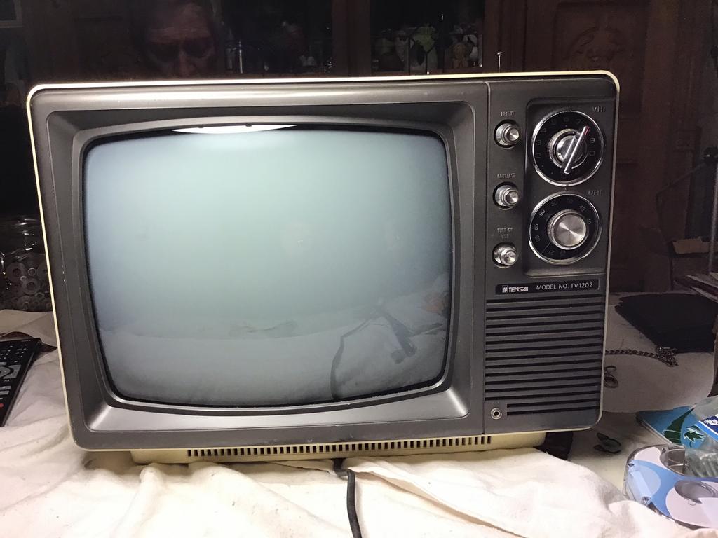Téléviseur «  Tensai «  vintage, Utilisé