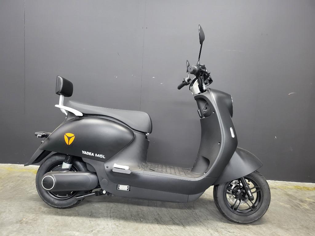 Yadea M6L 2025 (25km/u) (2j garantie), Bedrijf, Scooter